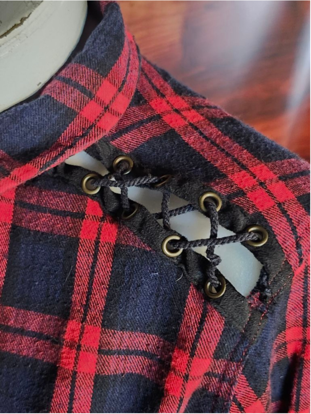 Women's Miss Me Plaid Button Down Shirt L Red Black - Picture 5 of 6